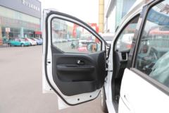 金杯 金海狮 2021款 旅行狮 112马力 1.5L 6座多用途乘用车