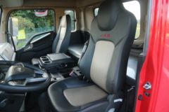江淮 德沃斯T9 220马力 4X2 6.8米AMT自动挡排半厢式载货车(国六)(HFC5181XXYB80K1E2S)