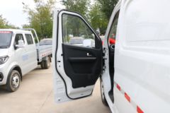 长安 睿行EM60 2022款 2.58T 2座 纯电动厢式运输车(背掀门)41.86kWh