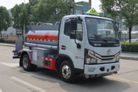 东风多利卡底盘&nbsp;油罐车外观图片