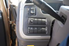 福田 奥铃大黄蜂 270马力 9.78米AMT自动挡厢式载货车(高顶双卧)(BJ5188XXYKPFN-AF1)