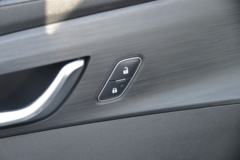 江铃 新宝典 2022款 舒享版 2.5T柴油 140马力 手动四驱 标轴双排皮卡(国六) 江铃 新宝典 2022款 舒享版 2.5T柴油 140马力 手动四驱 标轴双排皮卡(国六)