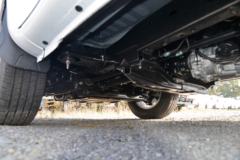 江铃 新宝典 2022款 舒享版 2.5T柴油 140马力 手动四驱 标轴双排皮卡(国六) 江铃 新宝典 2022款 舒享版 2.5T柴油 140马力 手动四驱 标轴双排皮卡(国六)