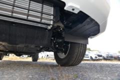 江铃 新宝典 2022款 舒享版 2.5T柴油 140马力 手动四驱 标轴双排皮卡(国六) 江铃 新宝典 2022款 舒享版 2.5T柴油 140马力 手动四驱 标轴双排皮卡(国六)