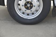 江铃汽车 特顺 122马力 6座 2.8T柴油 短轴中高顶轻客(国六)