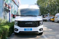 江铃汽车 福顺 2023款 146马力 3座 中轴 2.0T柴油 高顶封闭货车(国六)