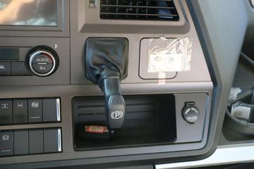 һ����� J7�ؿ� �ȷ�� 460���� 8X4 9.5��AMT�Զ��������ػ���(����)(��Һ��)(CA1310P77K24T4E6)ͼƬ