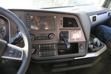 һ����� J7�ؿ� �ȷ�� 460���� 8X4 9.5��AMT�Զ��������ػ���(����)(��Һ��)(CA1310P77K24T4E6)ͼƬ