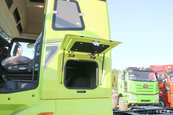 购解放J7载货车 享高达4.79万优惠