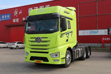 一汽解放 J7重卡 560马力 6X4 AMT自动挡危险品牵引车(国六)(采埃孚12挡)(带液缓)(CA4250P77K24T1E6Z)外观图片