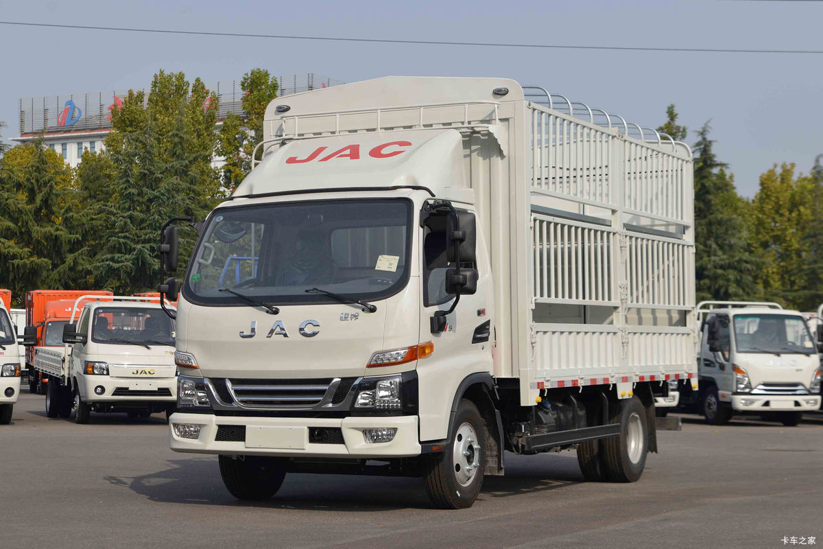 江淮骏铃V5 2.5L柴油 155马力 万里扬8档 3.85米单排仓栅式轻卡