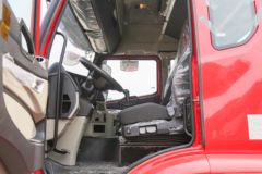 中国重汽 豪沃NX中卡 270马力 4X2 5.8米栏板载货车(ZZ1187K511JF1)