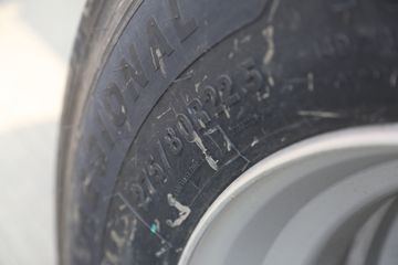 �й����� ����NX�п� 270���� 4X2 5.8�������ػ���ͼƬ