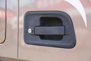 �������ó� �����콢KX ���߰� 600���� 6X4 AMT�Զ���ǣ����(����)(��Һ��)(˫����)(��ɲ)ͼƬ