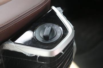 �������ó� �����콢KX ���߰� 600���� 6X4 AMT�Զ���ǣ����(����)(��Һ��)(˫����)(��ɲ)ͼƬ