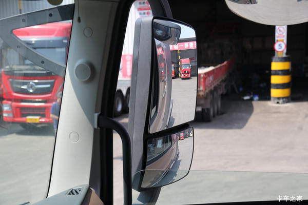 许昌风神优惠季 天龙旗舰KX 经典版 560马力 6X4 牵引车