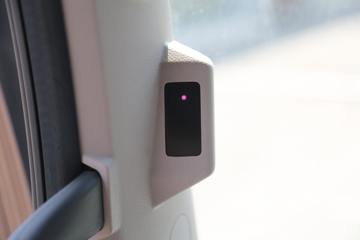 �������ó� �����콢KX ���߰� 600���� 6X4 AMT�Զ���ǣ����(����)(��Һ��)(˫����)(��ɲ)ͼƬ