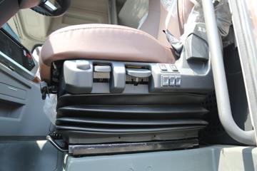 �������ó� �����콢KX ���߰� 600���� 6X4 AMT�Զ���ǣ����(����)(��Һ��)(˫����)(��ɲ)ͼƬ