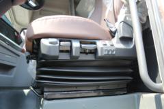 东风商用车 天龙旗舰KX 王者版 600马力 6X4 AMT自动挡牵引车(国六)(带液缓)(双油箱)(鼓刹)(DFH4250CX7)