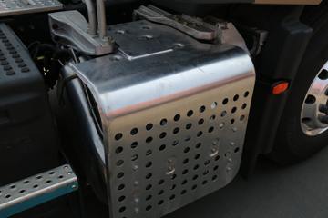 �������ó� �����콢KX ���߰� 600���� 6X4 AMT�Զ���ǣ����(����)(��Һ��)(˫����)(��ɲ)ͼƬ