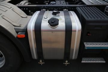 �������ó� �����콢KX ���߰� 600���� 6X4 AMT�Զ���ǣ����(����)(��Һ��)(˫����)(��ɲ)ͼƬ