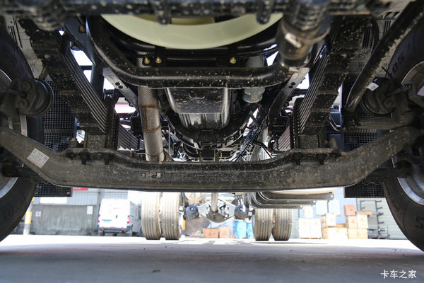 东风商用车 天锦KR PLUS 290马力 4X2 6.8米仓栅式载货车(国六)(DFH5180CCYEX7)