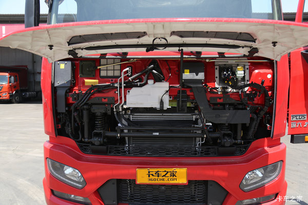 东风商用车 天锦KR PLUS 290马力 4X2 6.8米仓栅式载货车(国六)(DFH5180CCYEX7)