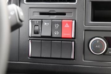 һ����� J6L�п� ������2.0 260���� 4X2 9.7����ʽ�ػ���(����)(CA5180XXYP62K1L5E6)ͼƬ