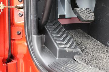 һ����� J6L�п� ������2.0 260���� 4X2 9.7����ʽ�ػ���(����)(CA5180XXYP62K1L5E6)ͼƬ