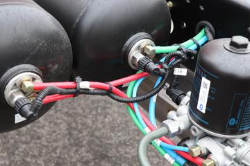 һ����� J6L�п� ������2.0 260���� 4X2 9.7����ʽ�ػ���(����)(CA5180XXYP62K1L5E6)ͼƬ