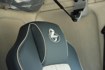 �������� ����H5�п� 290���� 4X2 6.8�ײ�դʽ�ػ���(��ʿ��8��)ͼƬ