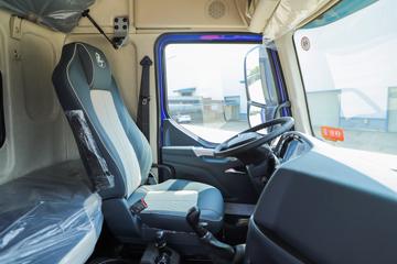 �������� ����H5�п� 290���� 4X2 6.8�ײ�դʽ�ػ���(��ʿ��8��)ͼƬ