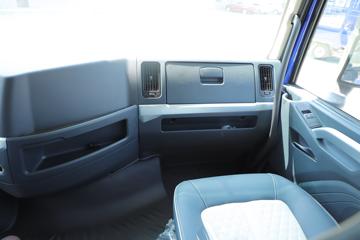�������� ����H5�п� 290���� 4X2 6.8�ײ�դʽ�ػ���(��ʿ��8��)ͼƬ