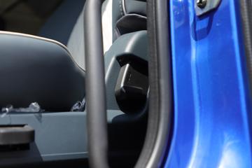 �������� ����H5�п� 290���� 4X2 6.8�ײ�դʽ�ػ���(��ʿ��8��)ͼƬ