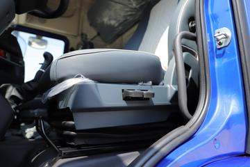 �������� ����H5�п� 290���� 4X2 6.8�ײ�դʽ�ػ���(��ʿ��8��)ͼƬ
