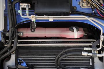 �������� ����H5�п� 290���� 4X2 6.8�ײ�դʽ�ػ���(��ʿ��8��)ͼƬ