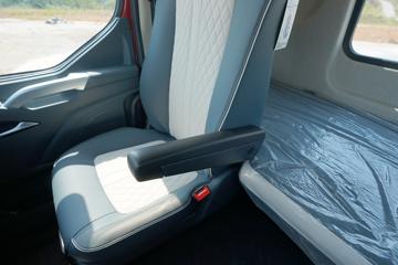 �������� ����H5 260���� 4X2 9.7��AMT�Զ�����ʽ�ػ���(LZ5180XXYH5AC2)ͼƬ