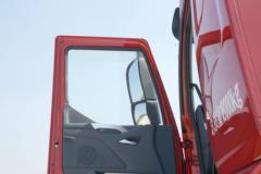 东风柳汽 乘龙H5 260马力 4X2 9.7米AMT自动挡厢式载货车(LZ5180XXYH5AC2)