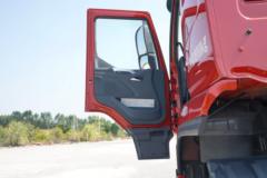 东风柳汽 乘龙H5 260马力 4X2 9.7米AMT自动挡厢式载货车(LZ5180XXYH5AC2)