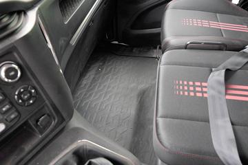 �����ؿ� ����L6000 220���� 4X2 8.7����ʽ�ػ���(SX5189XXYVA1)ͼƬ