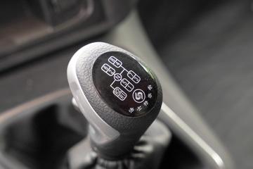 �����ؿ� ����L6000 220���� 4X2 8.7����ʽ�ػ���(SX5189XXYVA1)ͼƬ