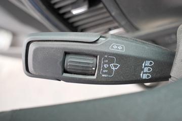 �����ؿ� ����L6000 220���� 4X2 8.7����ʽ�ػ���(SX5189XXYVA1)ͼƬ