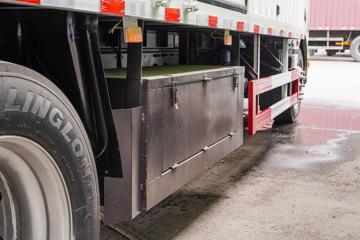 �����ؿ� ����L6000 220���� 4X2 8.7����ʽ�ػ���(SX5189XXYVA1)ͼƬ