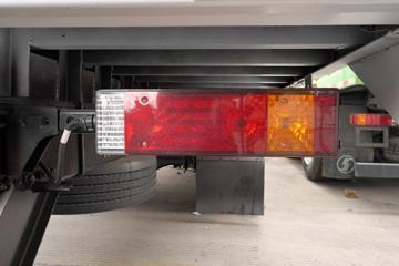 �����ؿ� ����L6000 220���� 4X2 8.7����ʽ�ػ���(SX5189XXYVA1)ͼƬ