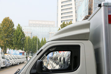 ���� ����M1 2.95T 2.82�׵��Ŵ��綯��ʽ΢��44.43kWhͼƬ