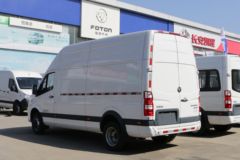 福田商务车 图雅诺通途 177马力 2.8T柴油 3座 加长轴超高顶封闭货车