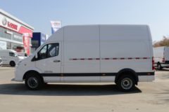 福田商务车 图雅诺通途 177马力 2.8T柴油 3座 加长轴超高顶封闭货车