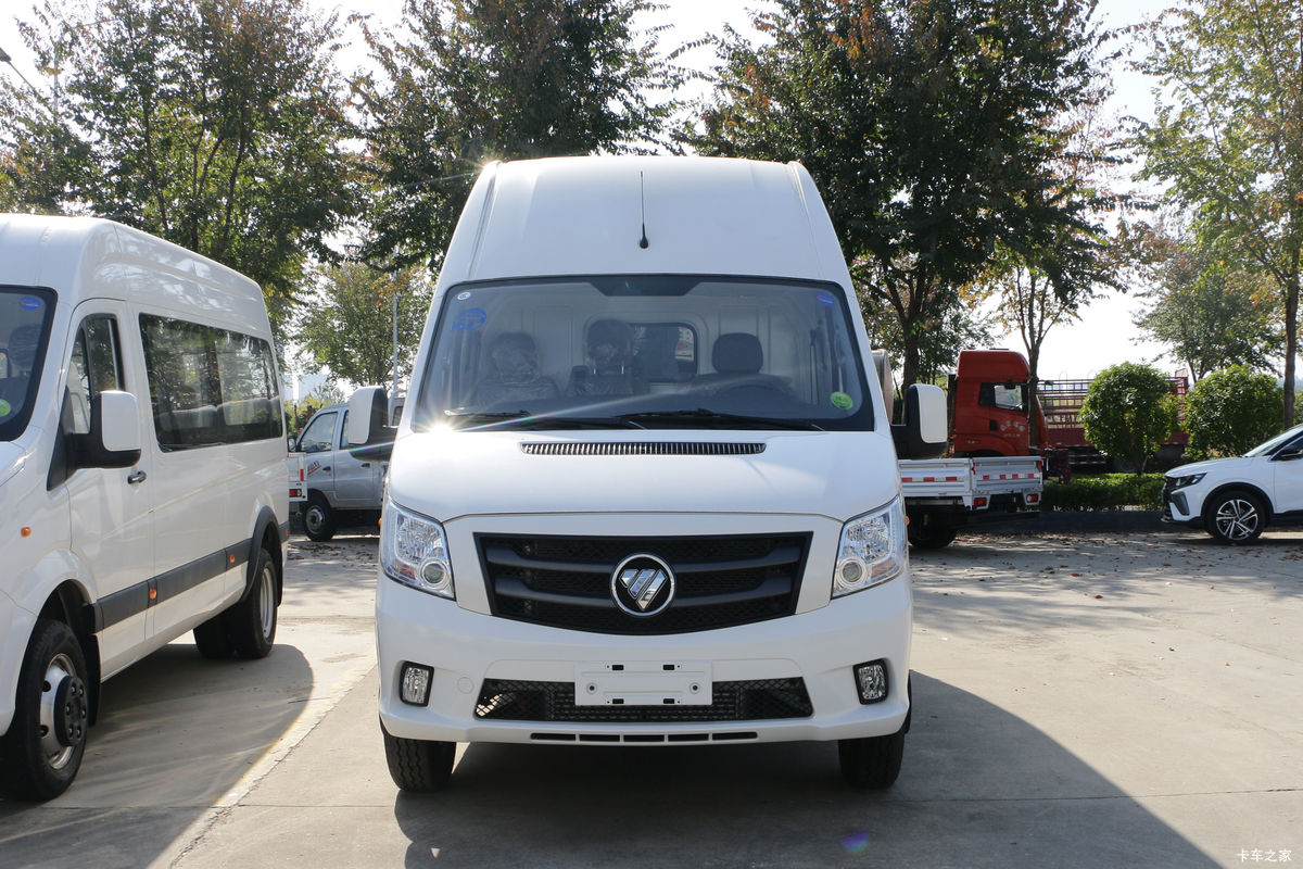福田商务车 图雅诺通途 2023款 吉象 177马力 2.8T柴油 7/9座 手动 长轴超高顶轻客(后单胎)
