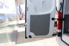 福田商务车 图雅诺通途 150马力 2.5T柴油 3座 手动 短轴中顶封闭货车