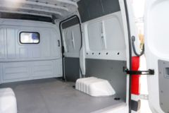 福田商务车 图雅诺通途 150马力 2.5T柴油 3座 手动 短轴中顶封闭货车